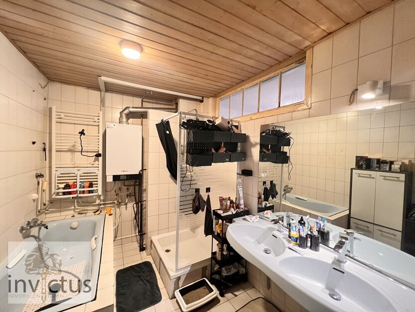 Investition mit Perspektive, sanierungsbedürftige 4- Zimmer Wohnung im Erdgeschoss 4 zimmer