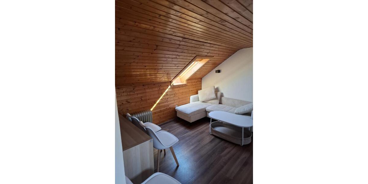 Dachgeschoßwohnung Backnang - 2 Zimmer, 35 m&sup2;, 600&euro; | Angebot:26351748