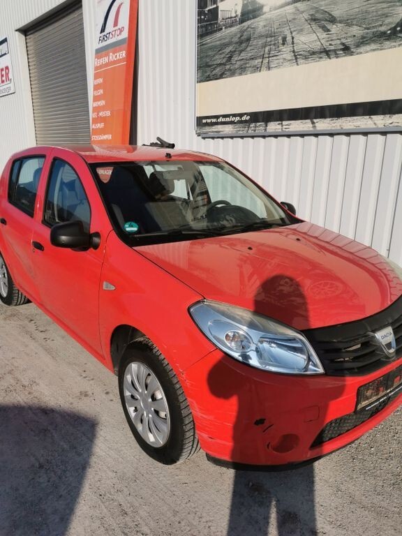 Dacia Sandero 124.000 km 1.690 € Backnang 71522