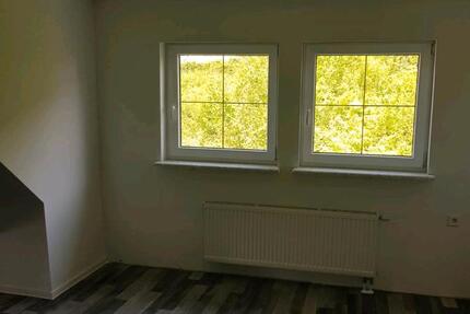 Schöne 2- Zimmer Dachgeschosswohnung zimmer