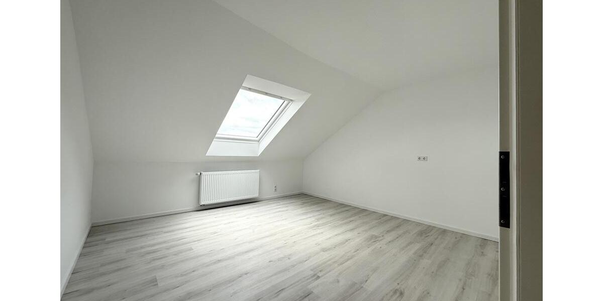 Dachgeschoßwohnung Kürnbach - 4 Zimmer, 120 m&sup2;, 1.175&euro; | Angebot:26284377