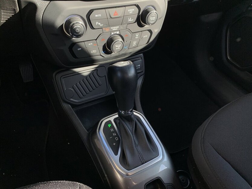 Jeep Renegade 1.3 Limited Automatik NAVI 42.100 km 18.900 € Backnang, 71522