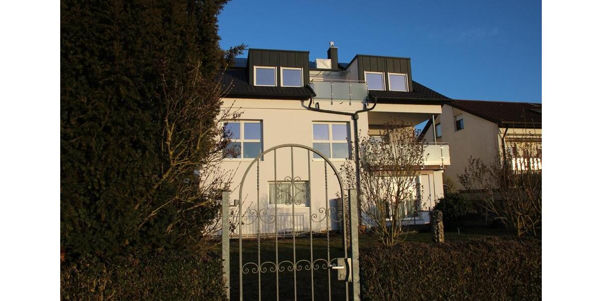 Dachgeschoßwohnung Heilbronn Böckingen - 4.5 Zimmer, 110 m&sup2;, 1.600&euro; | Angebot:25145556