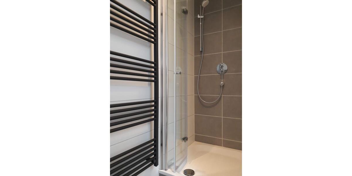 Moderne Dachgeschosswohnung in kernsaniertem 3-Familienhaus 4 zimmer