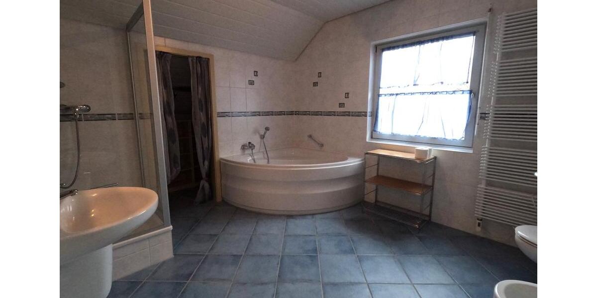 Dachgeschoßwohnung Bad Rappenau - 2.5 Zimmer, 73 m&sup2;, 700&euro; | Angebot:26326750