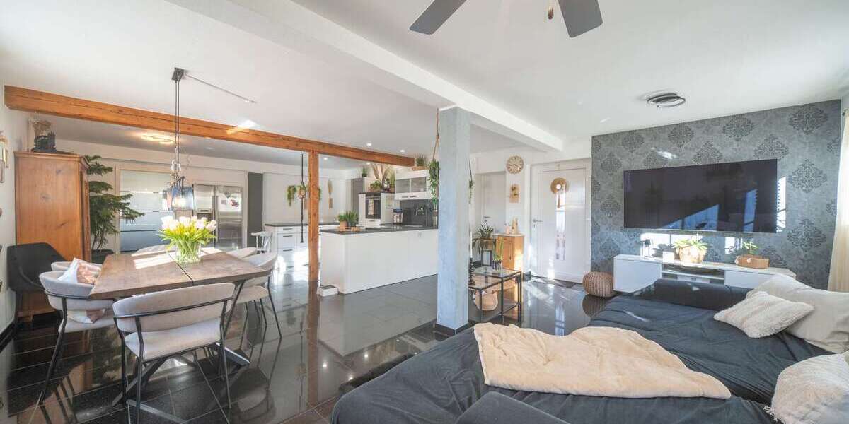 Etagenwohnung Brackenheim - 5 Zimmer, 143 m&sup2;, 378.000&euro; | Angebot:25938999