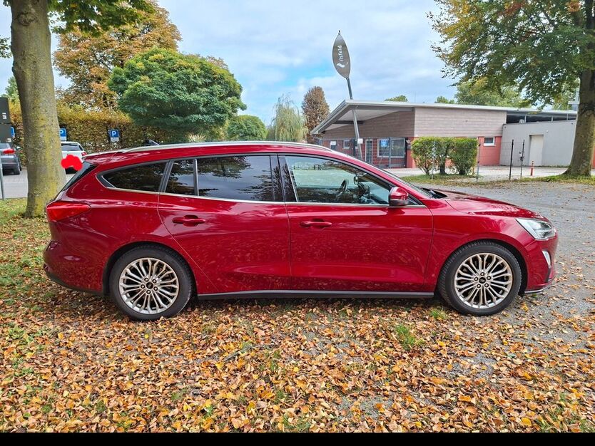 Ford Focus 113.000 km 14.500 € Ilsfeld 74360