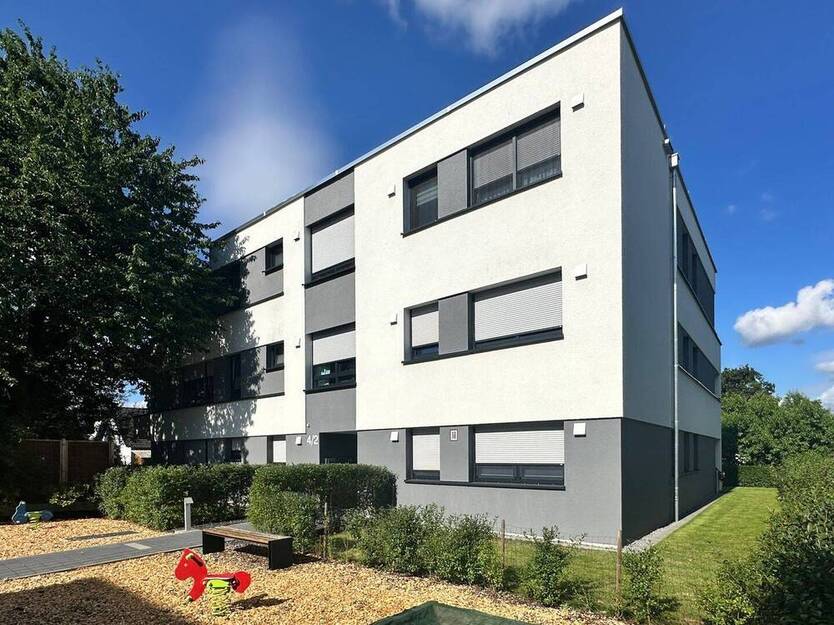 Neubaucharakter- vermietete 3-Zimmerwohnung mit Aufzug und TG 3 zimmer