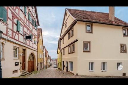 Haus Gundelsheim - 12 Zimmer, 235 m&sup2;, 375.000&euro; | Angebot:26463622