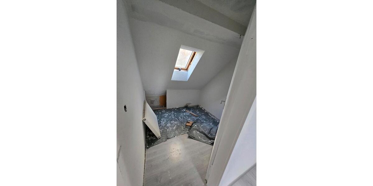 Dachgeschoßwohnung Backnang - 3 Zimmer, 65 m&sup2;, 1.000&euro; | Angebot:26644326