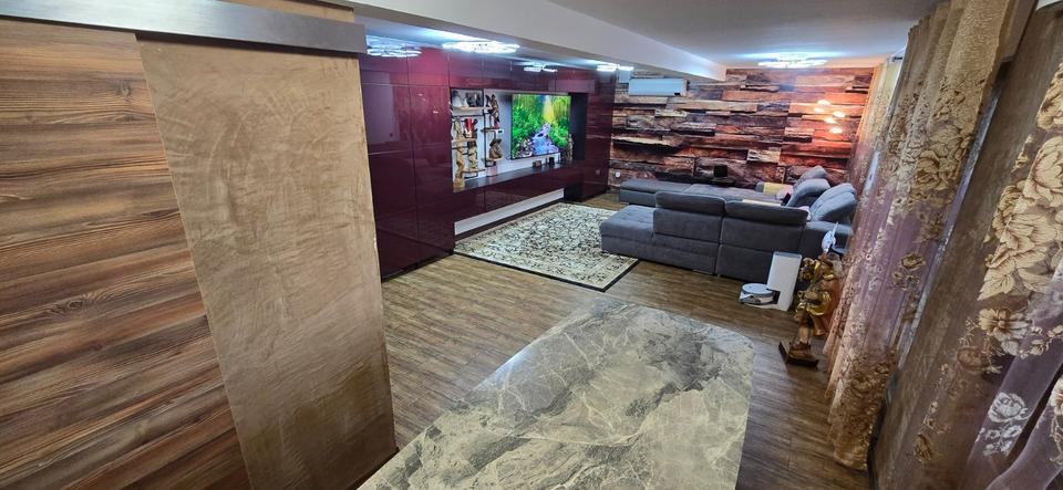 Wohn- und Geschäftshaus in Leingarten – Halle + Wohnung 6 zimmer