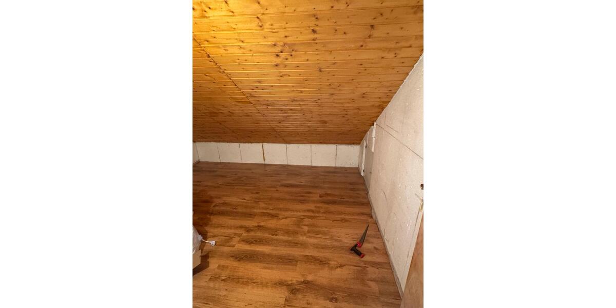 Dachgeschoßwohnung Walheim - 3 Zimmer, 75 m&sup2;, 900&euro; | Angebot:26589610