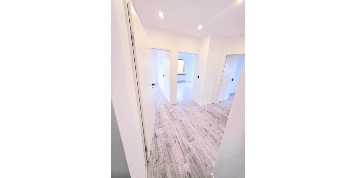 100m² 4,5 Zi. Wohnung | Balkon & Kamin | Erstbezug n. Sanierung 4.5 zimmer