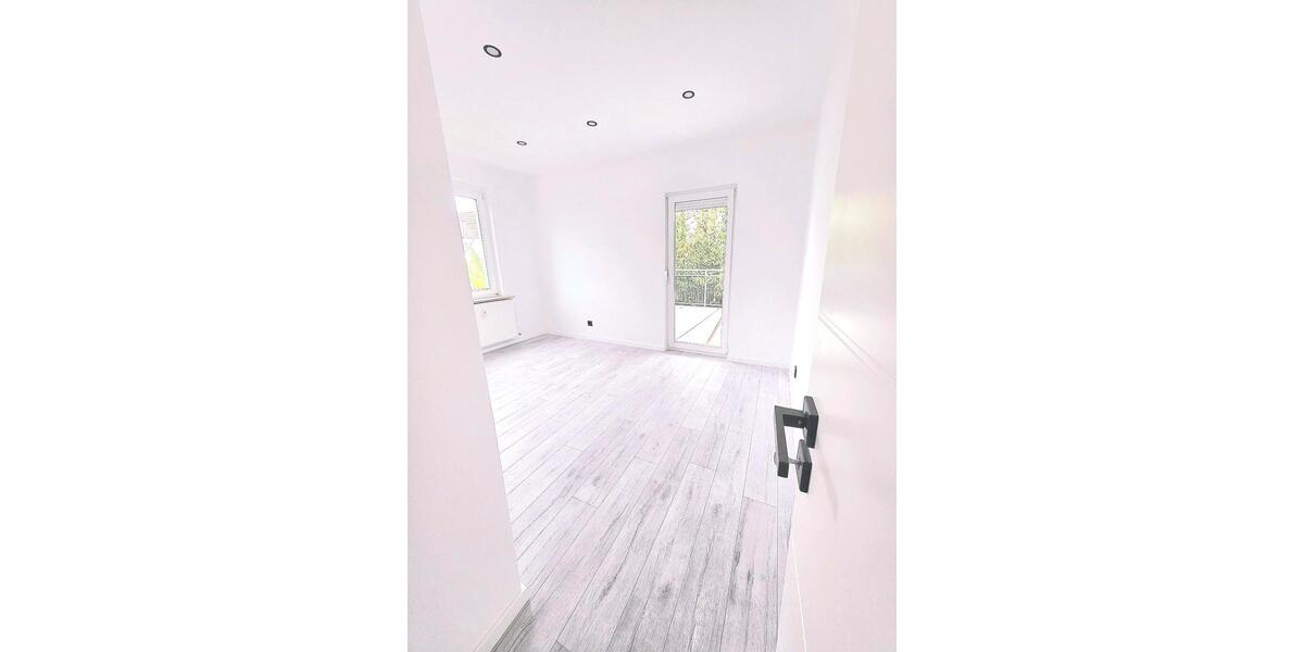 100m² 4,5 Zi. Wohnung | Balkon & Kamin | Erstbezug n. Sanierung 4.5 zimmer