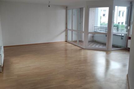 Sehr helle, freundliche 4-Raum-Wohnung mit EBK und Balkon in HN zimmer