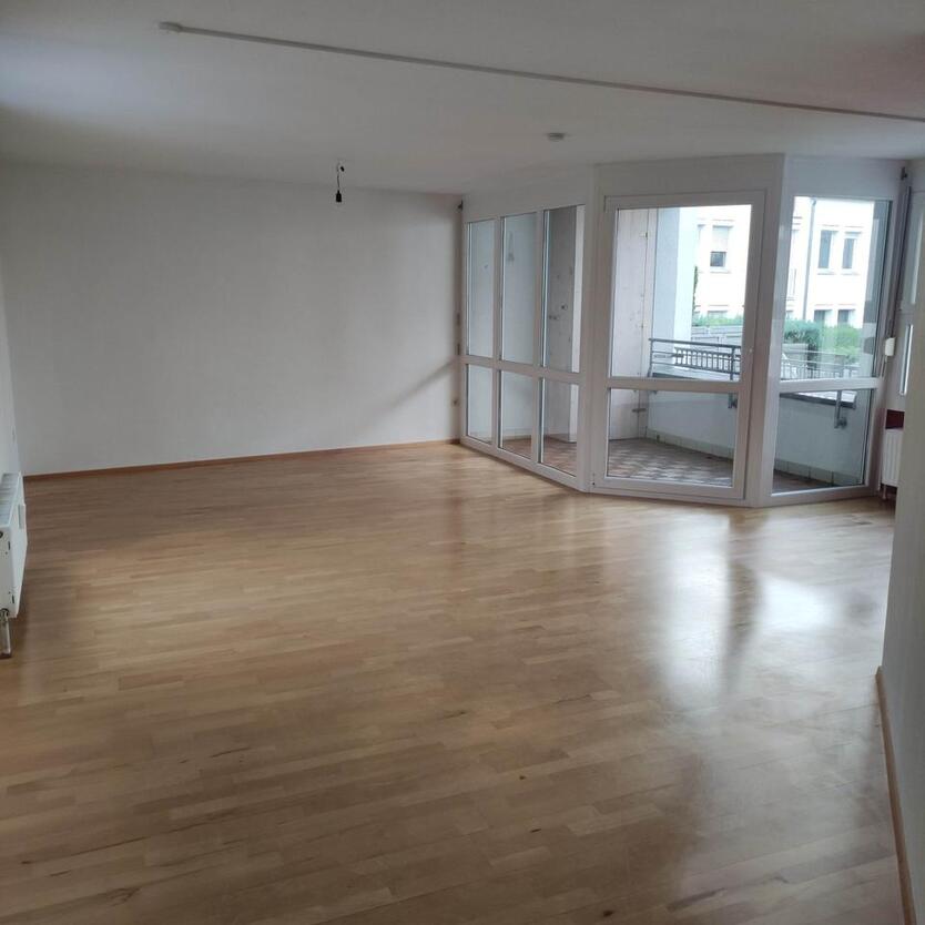 Sehr helle, freundliche 4-Raum-Wohnung mit EBK und Balkon in HN zimmer