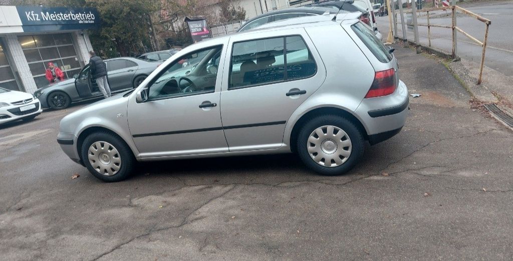 VW Golf 165.000 km 2.800 € Löchgau 74369