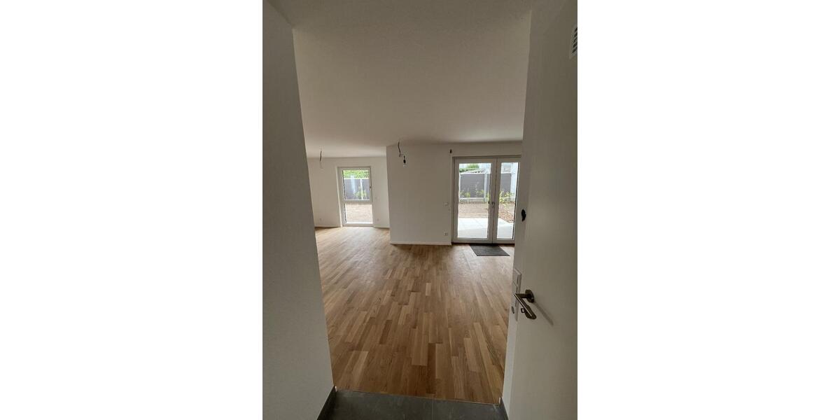 lichtdurchflutete wunderschöne 3,5 Zimmer Wohnung mit Garten 3.5 zimmer