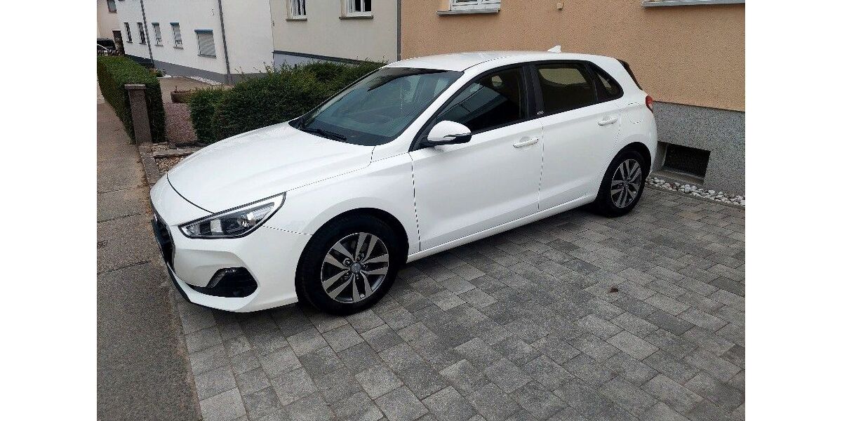 Hyundai i30 185.000 km 8.900 &euro; Mosbach 74821