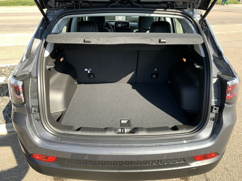 Jeep Compass 1.5 Mild-Hybrid Altitude Automatik 8.500 km 29.900 € Backnang, 71522