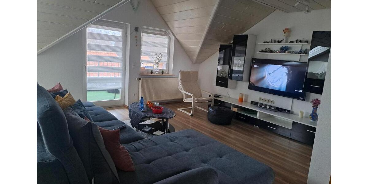 Dachgeschoßwohnung Güglingen - 3 Zimmer, 77 m&sup2;, 850&euro; | Angebot:25048705