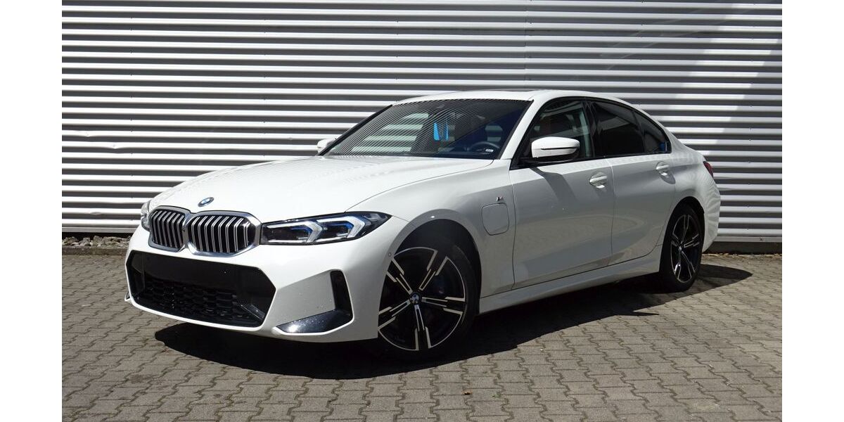 BMW 330 8.638 km 46.840 &euro; Bietigheim-Bissingen 74321
