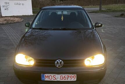 VW Golf 205.500 km 2.899 &euro; Billigheim 74842