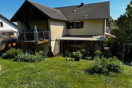 2-Familienhaus mit riesigem Garten in Hoffenheim