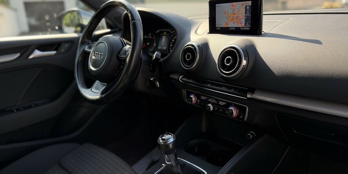 Audi A3 1.6 TDI S line Navi Xenon 107.000 km 12.990 &euro; Neckarsulm 74172