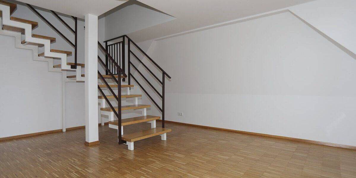 Etagenwohnung Bönnigheim - 2 Zimmer, 102 m&sup2;, 950&euro; | Angebot:26904110