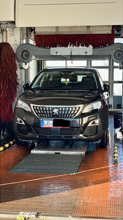 Peugeot 5008 150.000 km 15.199 € Affalterbach 71563