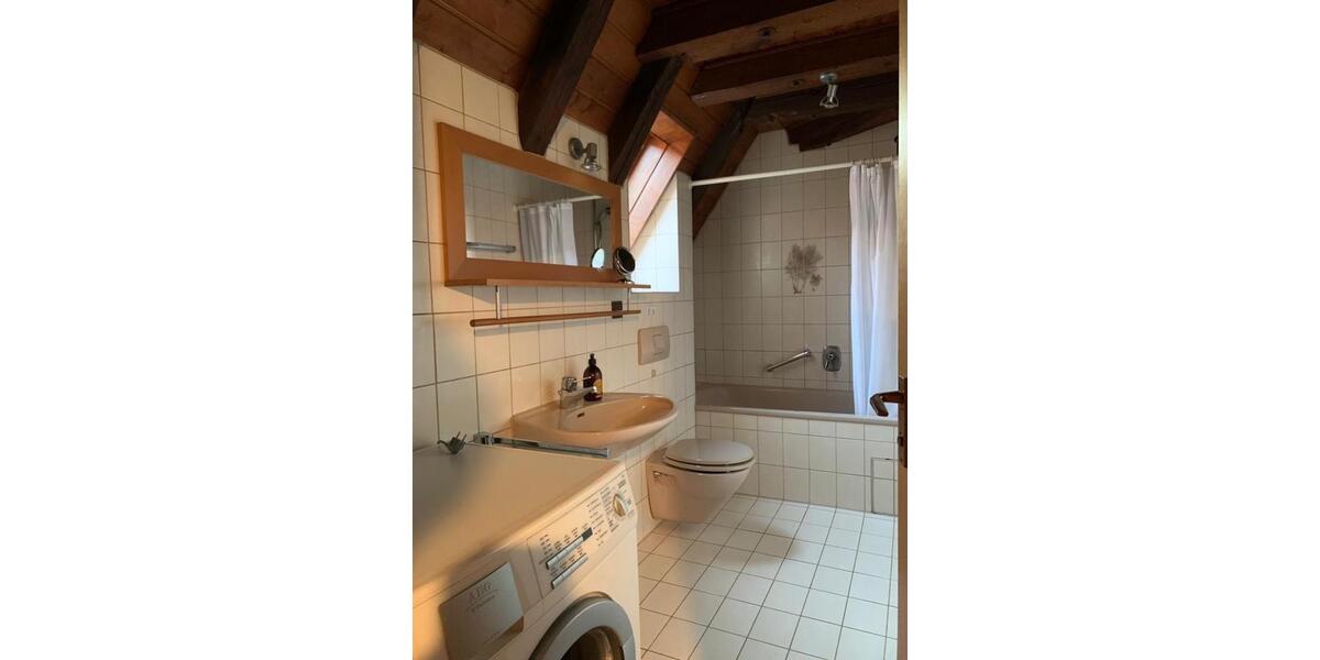 Dachgeschoßwohnung Ludwigsburg Hoheneck - 2.5 Zimmer, 70 m&sup2;, 225.000&euro; | Angebot:26844883