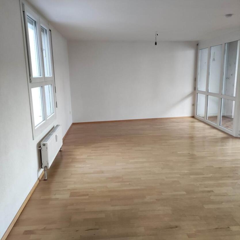 Sehr helle, freundliche 4-Raum-Wohnung mit EBK und Balkon in HN zimmer