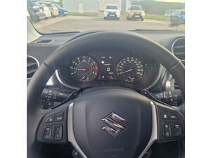 Suzuki Vitara Vollhybrid 1.5 Hybrid Allgrip AGS Comfort+ 4.000 km 29.990 &euro; Obrigheim-Asbach 74847