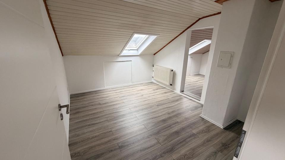 Dachgeschoßwohnung Billigheim - 4 Zimmer, 78 m&sup2;, 850&euro; | Angebot:25160996