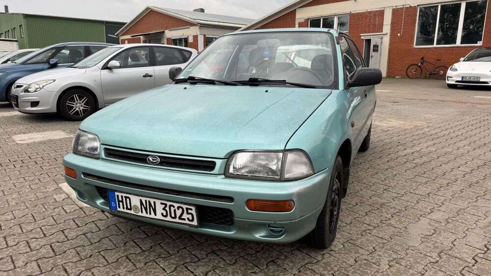 Daihatsu Charade 86.999 km 1.299 &euro; Eppingen 75031