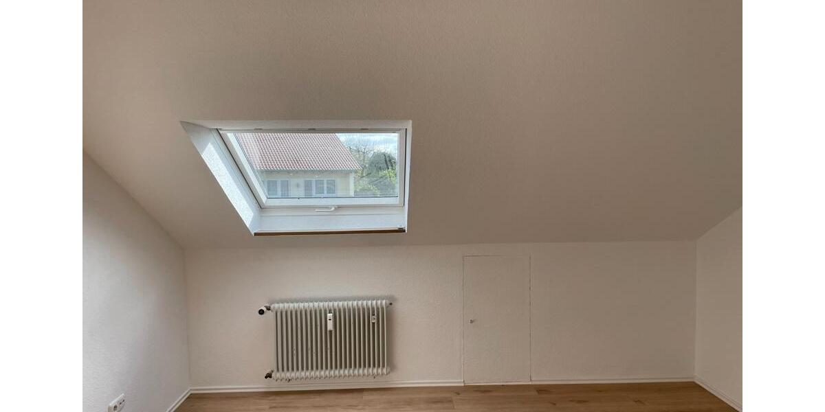 Dachgeschoßwohnung Sternenfels - 3 Zimmer, 69 m&sup2;, 750&euro; | Angebot:26477383