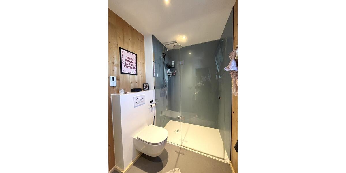 Stilvoll wohnen: Moderne 3,5-Zimmer-Maisonette mit Balkon und Stellplatz 3 zimmer