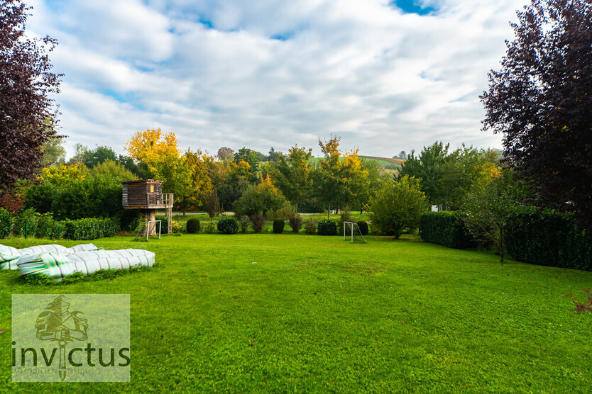 Design trifft Komfort – außergewöhnliches Einfamilienhaus mit Garten und Weinbergblick 8 zimmer