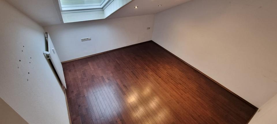 Dachgeschoßwohnung Neckarsulm - 3.5 Zimmer, 290.000&euro; | Angebot:21689034