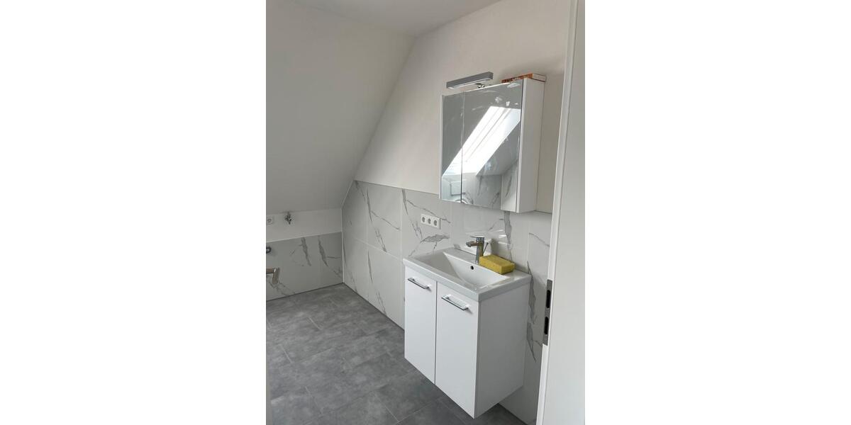 Dachgeschoßwohnung Brackenheim - 4 Zimmer, 80 m&sup2;, 1.325&euro; | Angebot:26047524