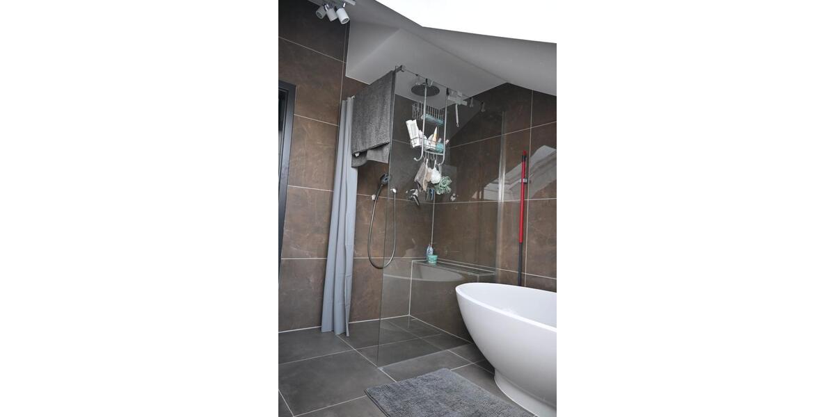 Etagenwohnung Ludwigsburg Hoheneck - 4.5 Zimmer, 130 m&sup2;, 550.000&euro; | Angebot:27088378
