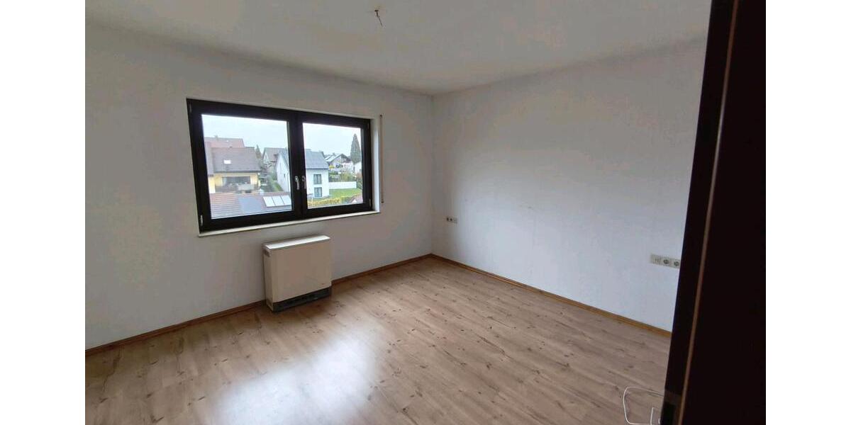 Dachgeschoßwohnung Besigheim - 2.5 Zimmer, 56 m&sup2;, 800&euro; | Angebot:26646767