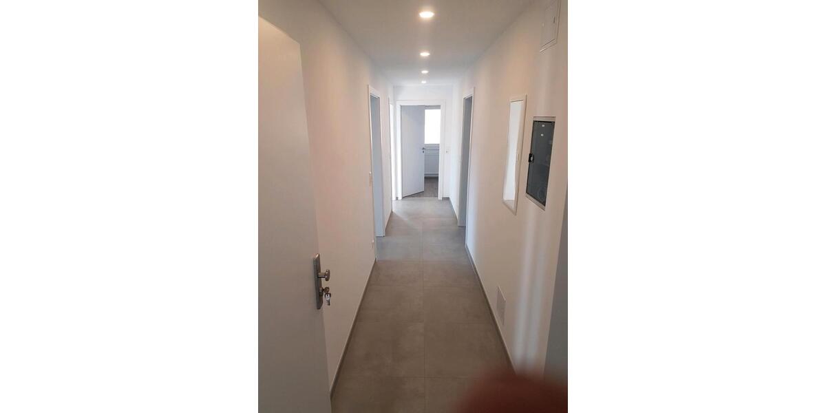 Etagenwohnung Massenbachhausen - 4 Zimmer, 85 m&sup2;, 930&euro; | Angebot:26619565