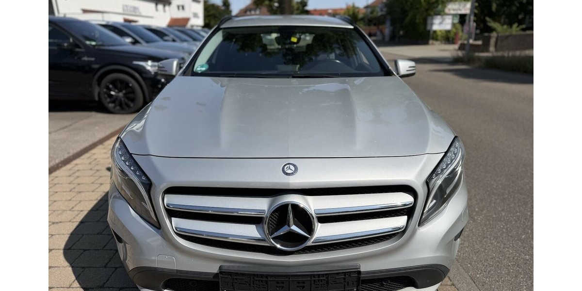 Mercedes-Benz GLA 200 Bi-Xenon SHZ PDC 150.000 km 10.990 &euro; Neckarsulm 74172