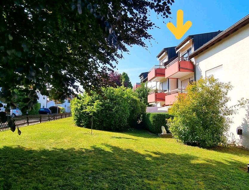Sehr schöne und gepflegte möblierte 3 Zimmer Dachgeschoßwohnung