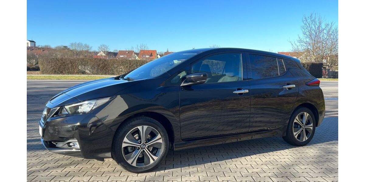 Nissan Leaf 42.350 km 15.950 &euro; Ludwigsburg 71634
