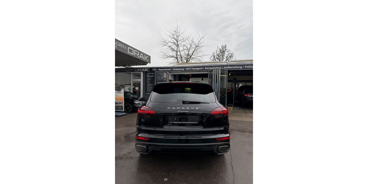 Porsche Cayenne 218.000 km 22.400 &euro; Asperg 71679