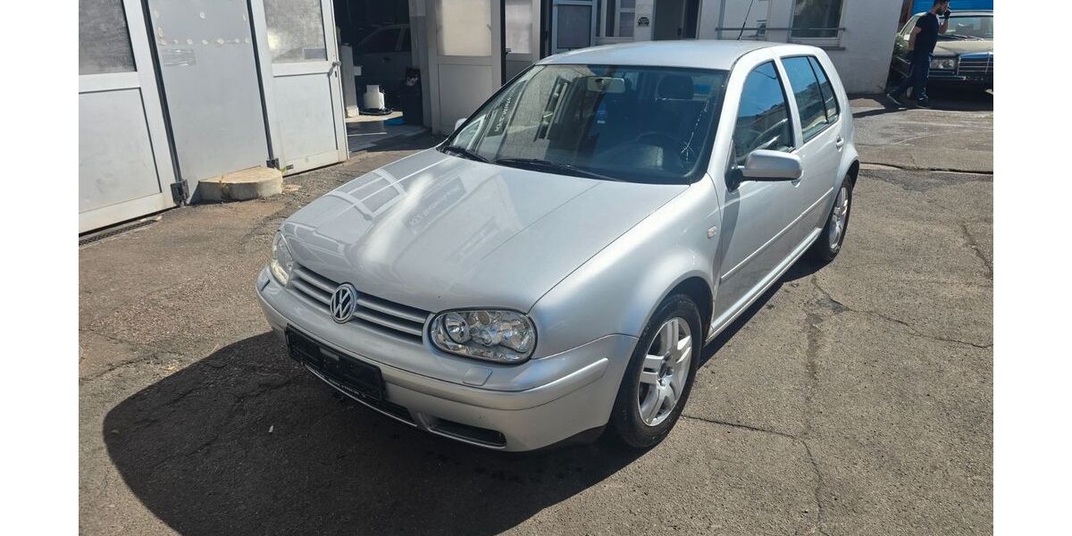 VW Golf 187.000 km 2.999 &euro; Möglingen 71696