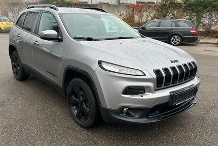 Jeep Cherokee 155.000 km 10.799 &euro; Möglingen/Ludwigsburg 71696